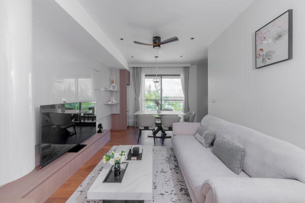 Premium Beachfront 1-Bedroom with Ocean-View Balcony