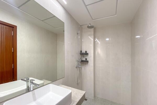 Panoramic Channel Views & Bespoke Interiors Luxury 3BR 3 Balcony Furnished
