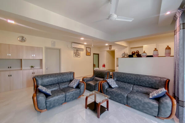 FW residence 3BR apartment Big Balcony Unit on 2nd Floor