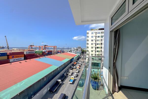 Commercial / Residential 5th Floor Frontline 1500SQFT Unit on Boduthakurufaanu Magu