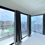 Bright & Breezy 2+1 Bedroom Corner Home with Sea Views - Raincrest Residence